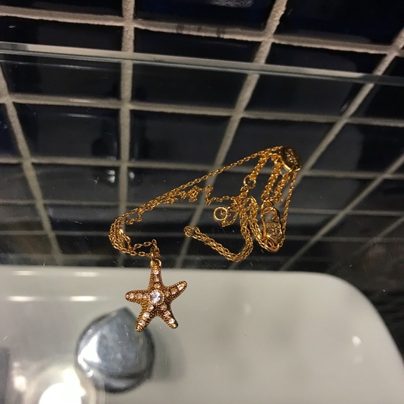 Juicy ‘Pave’ Starfish Necklace Gold - Picture 1 of 3
